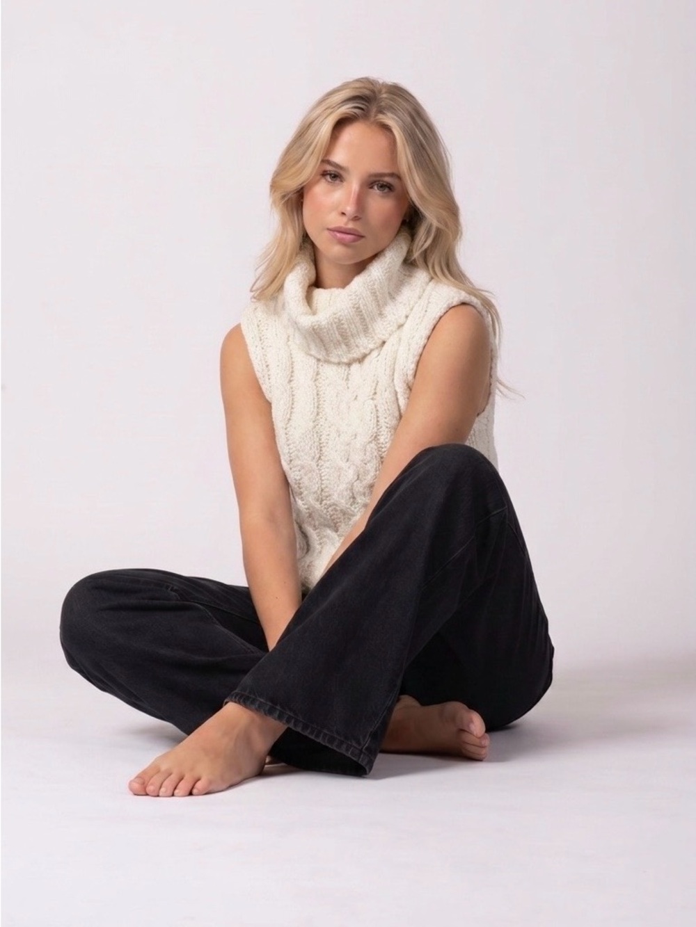 Liz Claiborne Cream Cable Knit Sleeveless Turtleneck Sweater